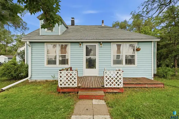 39390 227th St, Woonsocket, SD 57385