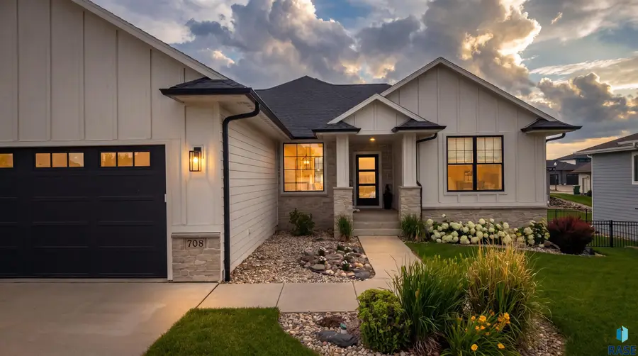 708 E 77th St, Sioux Falls, SD 57108 - #2