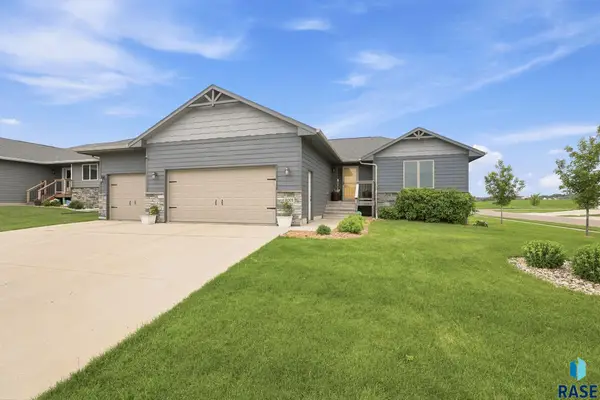 4001 S Appollonia Ct, Sioux Falls, SD 57110