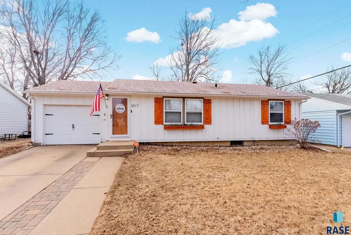 3917 E Claudette Dr, Sioux Falls, SD 57103 - #1
