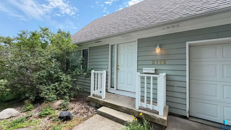 2112 Holly Ave S, Sioux Falls, SD 57105 - #3