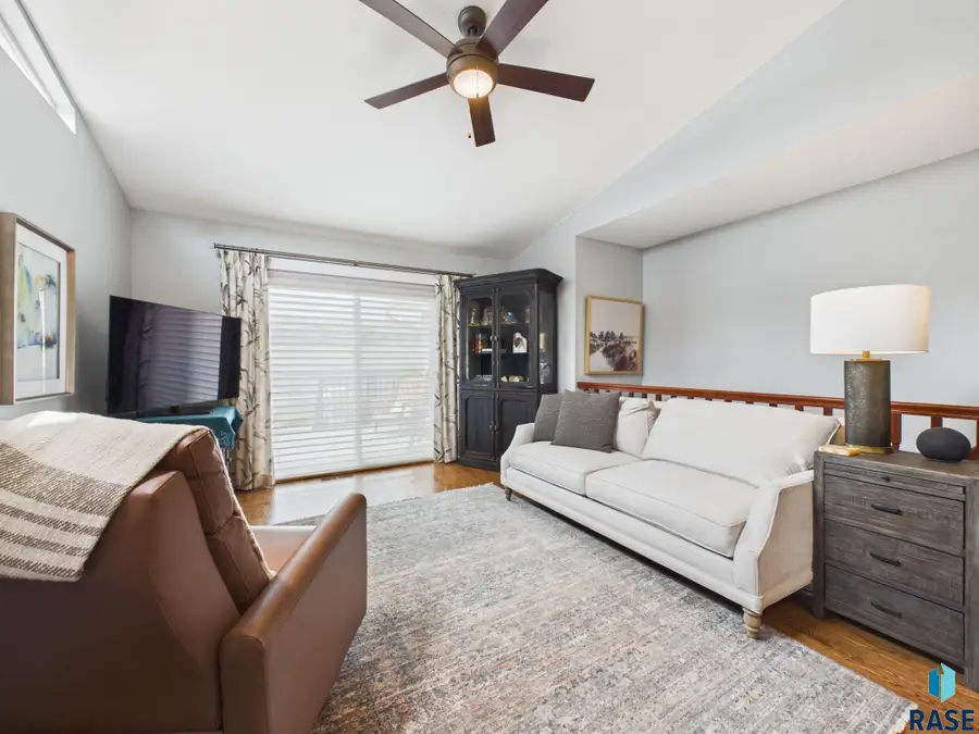 3447 S Goldenrod Ln, Sioux Falls, SD 57110 - #3
