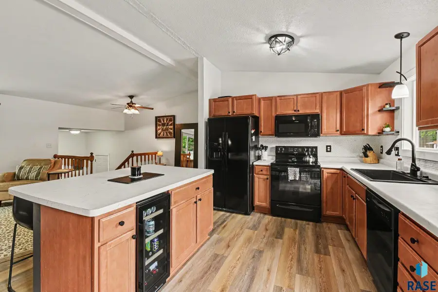 2504 S Groveland Ave, Sioux Falls, SD 57110 - #3