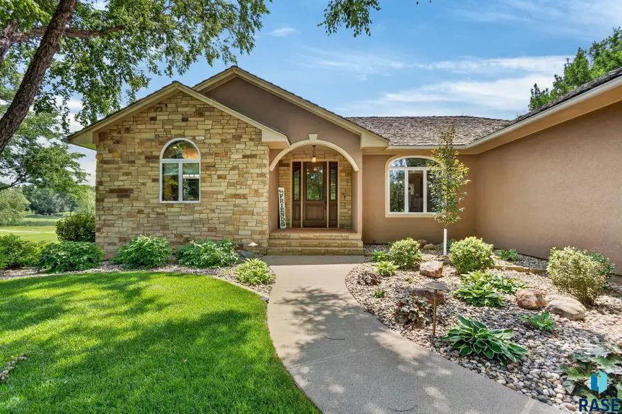 905 W Ralph Rogers Rd, Sioux Falls, SD 57108 - #3