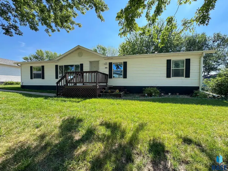 104 N Cheers Pl, Sioux Falls, SD 57107 - #2