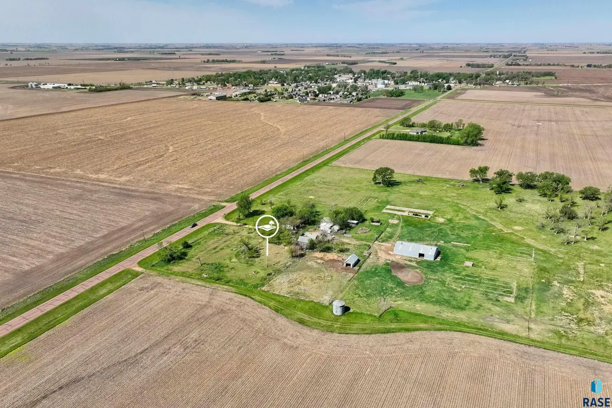 44654 261st St, Canistota, SD 57012 - #1
