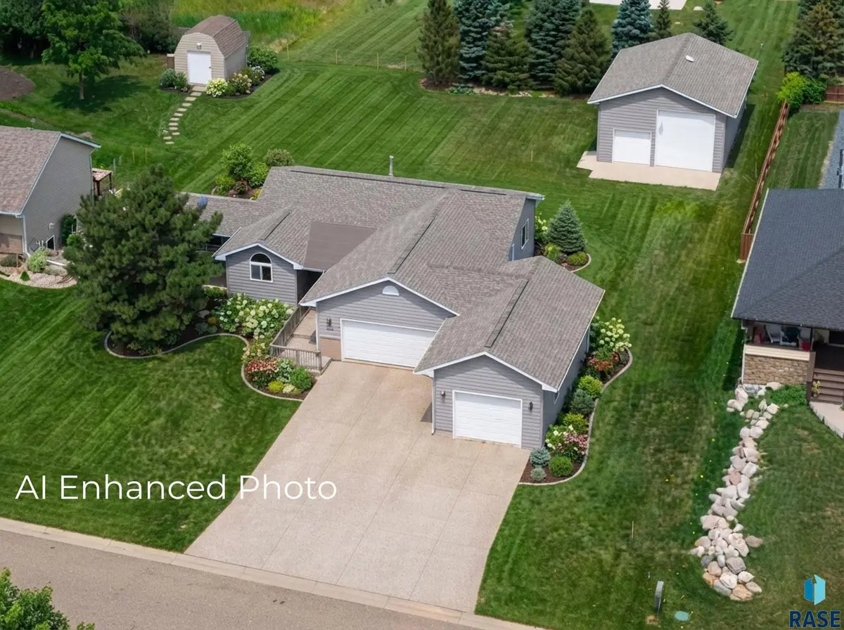 7816 W 42nd St, Sioux Falls, SD 57106 - #1