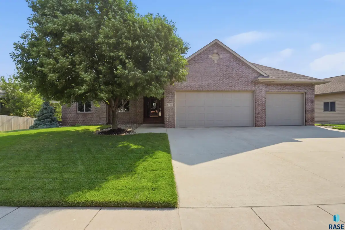 8108 S Copper Ridge Rd, Sioux Falls, SD 57108 - #1