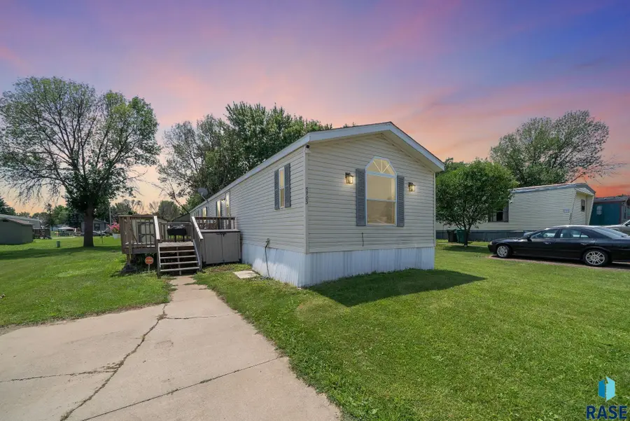 5703 W Owl Pl, Sioux Falls, SD 57107 - #2