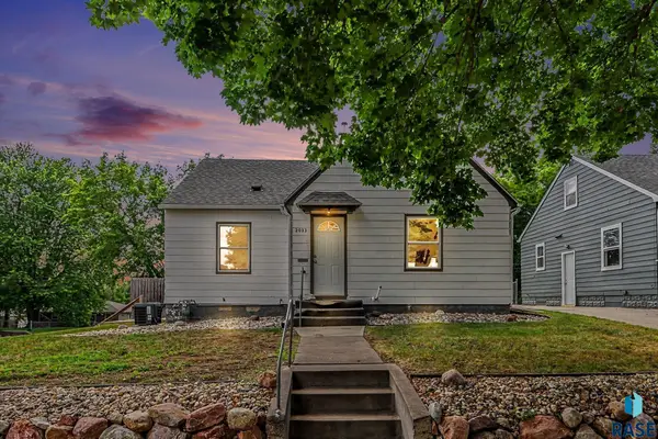 2033 S Euclid Ave, Sioux Falls, SD 57105