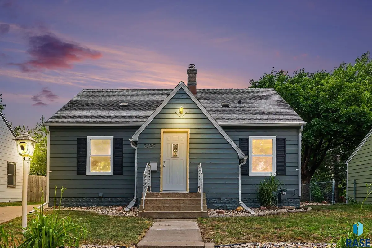 2027 S Euclid Ave, Sioux Falls, SD 57105 - #1