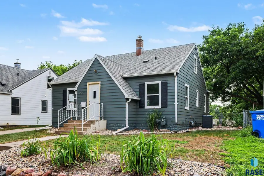 2027 S Euclid Ave, Sioux Falls, SD 57105 - #2