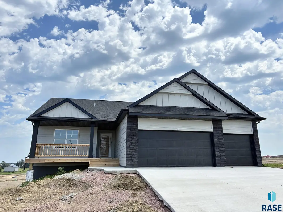 2700 S Copper Creek Ave, Sioux Falls, SD 57110 - #1