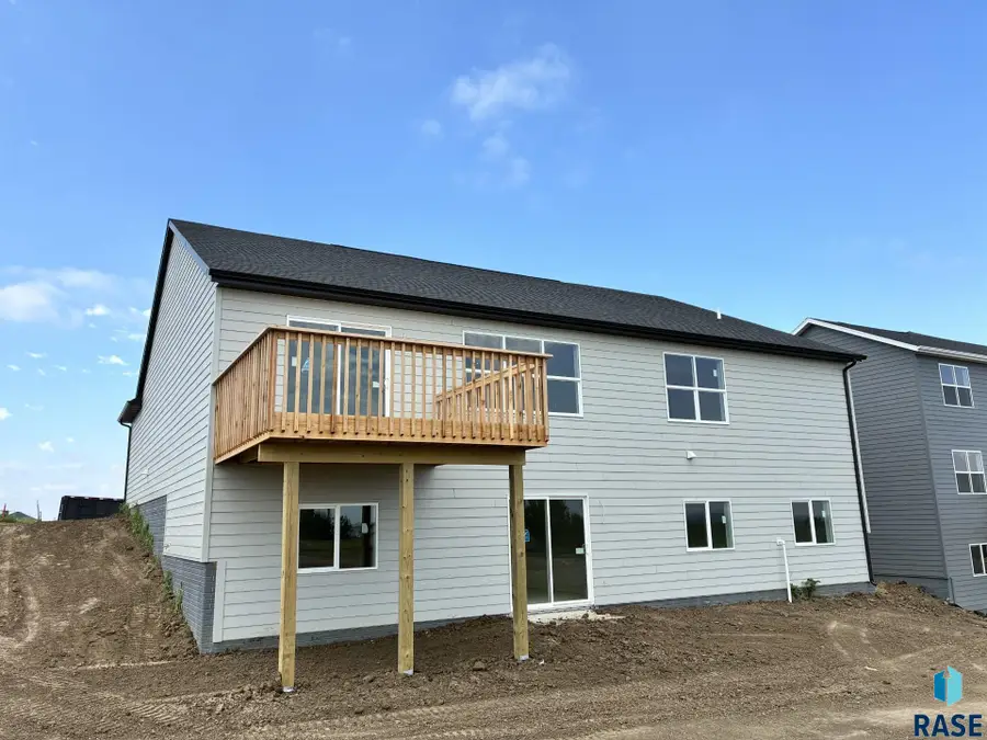 2700 S Copper Creek Ave, Sioux Falls, SD 57110 - #3