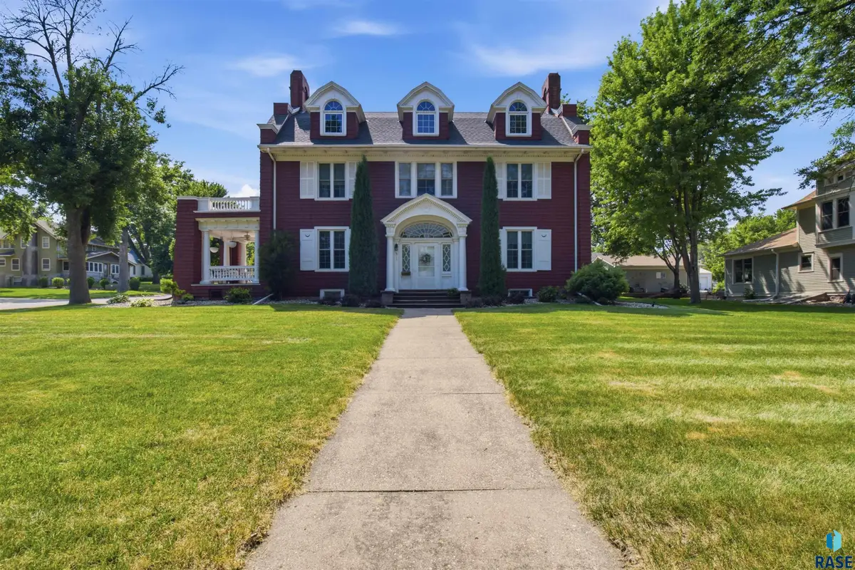 511 S Carroll St, Rock Rapids, IA 51246 - #1