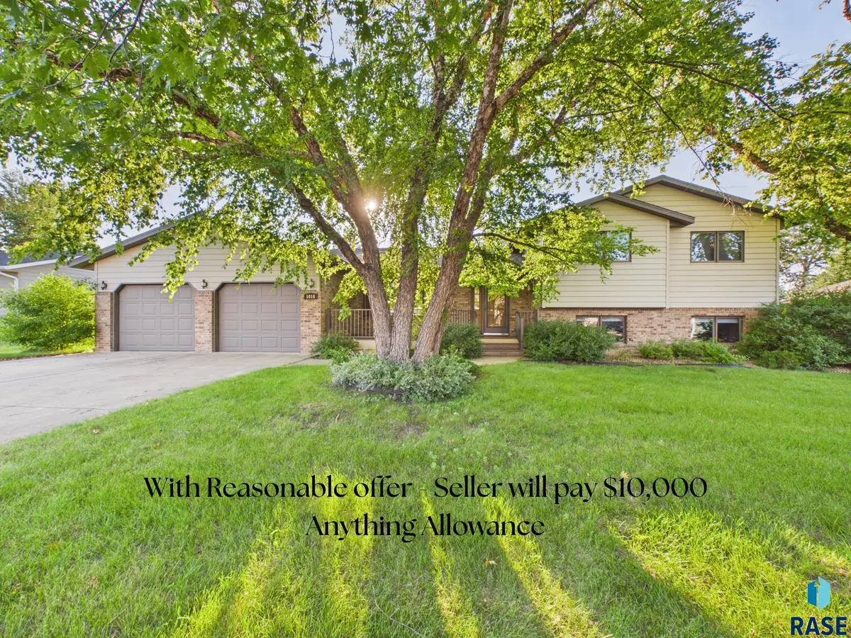 1016 N Sanborn St, Canton, SD 57013 - #1