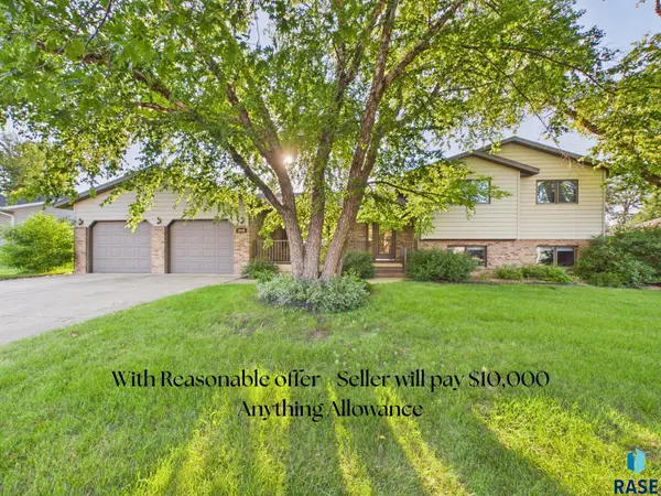1016 N Sanborn St, Canton, SD 57013