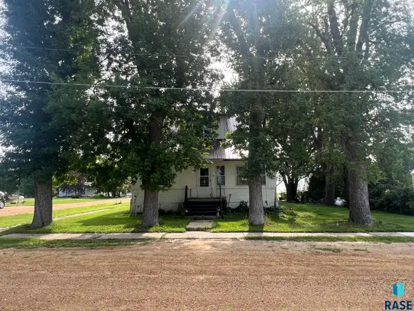 300 Ridge St, Jasper, MN 56144