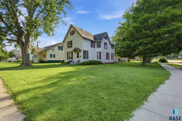 121 N Liberty Ave, Madison, SD 57042