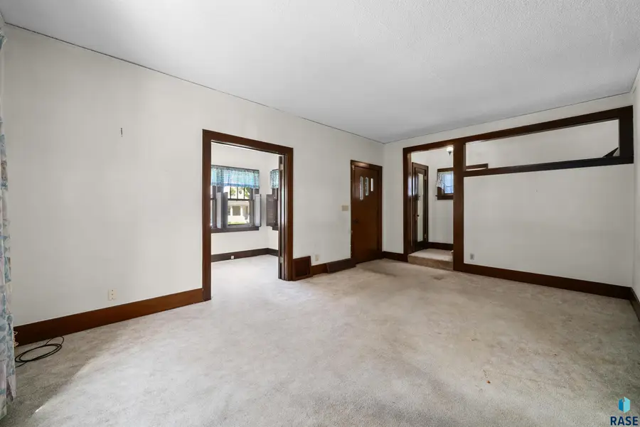 812 S Summit Ave, Sioux Falls, SD 57104 - #3