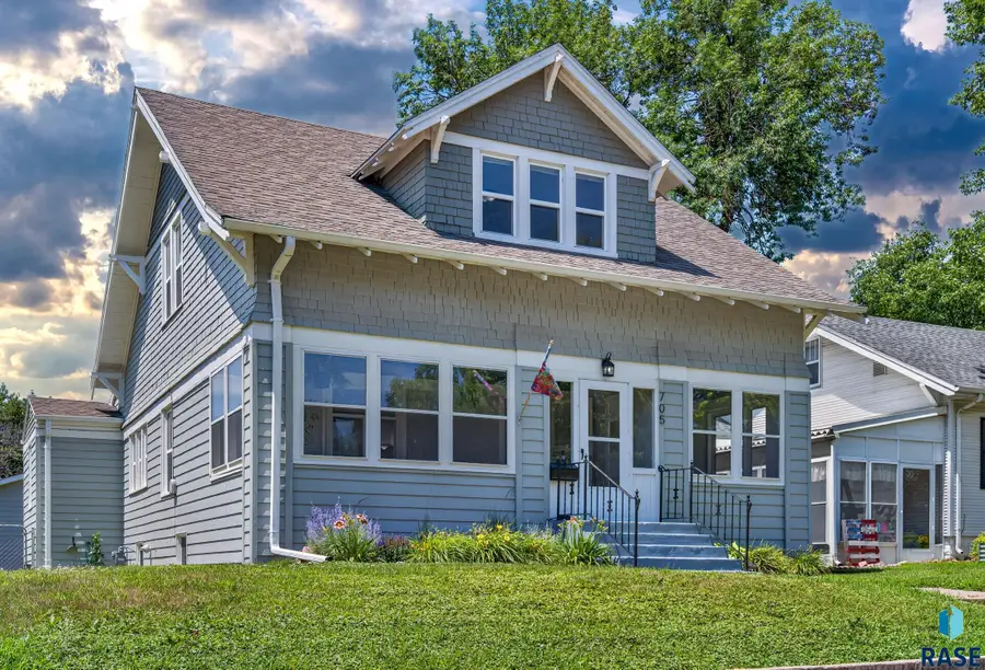 705 S Menlo Ave, Sioux Falls, SD 57104 - #3