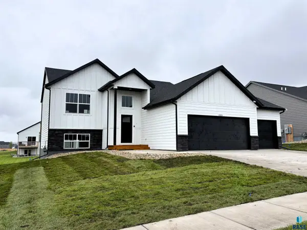 2205 E Alexa St, Brandon, SD 57005