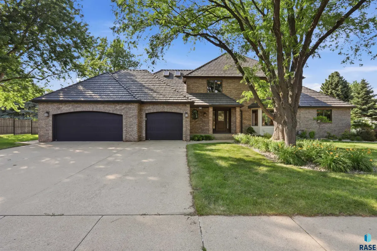 904 W Chicory Ln, Sioux Falls, SD 57108 - #1