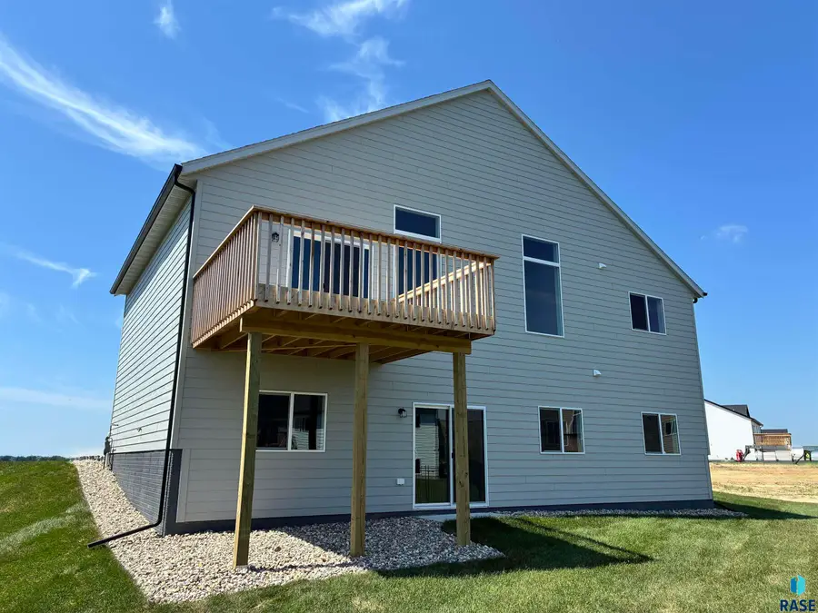 2009 N Goldberg Cir, Sioux Falls, SD 57107 - #2