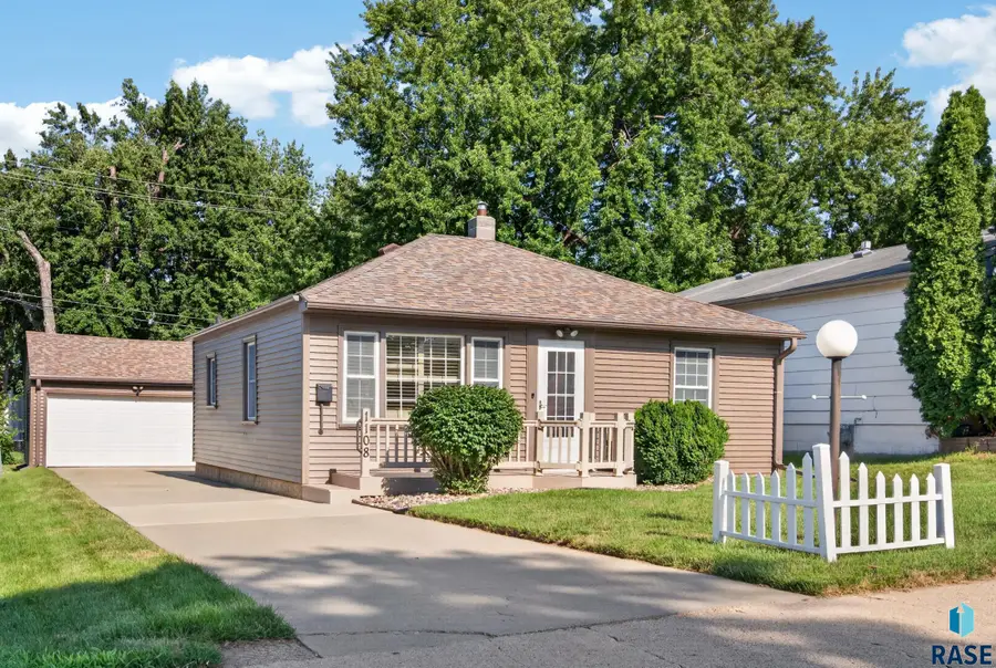 1108 S Van Eps Ave, Sioux Falls, SD 57105 - #3