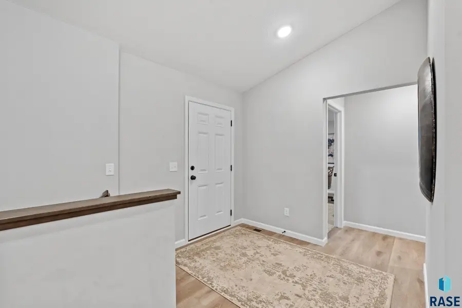 6216 W Goldberg Dr, Sioux Falls, SD 57107 - #2