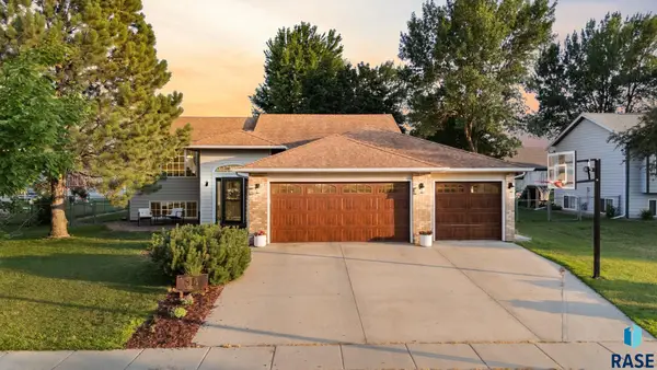 817 E Pine St, Brandon, SD 57005