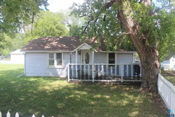 1014 Kennedy Dr, Yankton, SD 57078