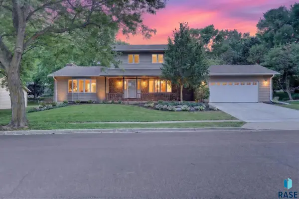 2429 E Stanton Dr, Sioux Falls, SD 57103