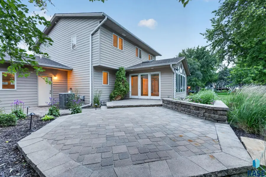 2429 E Stanton Dr, Sioux Falls, SD 57103 - #3