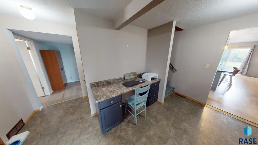 206 N Buffalo St, Elkton, SD 57026 - #3