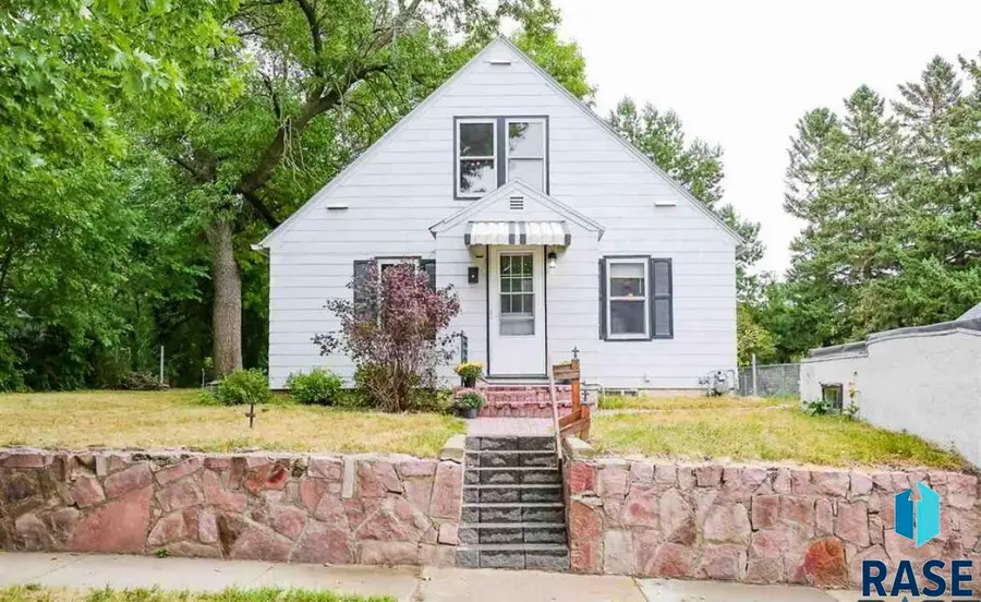 608 S Conklin Ave, Sioux Falls, SD 57103 - #2