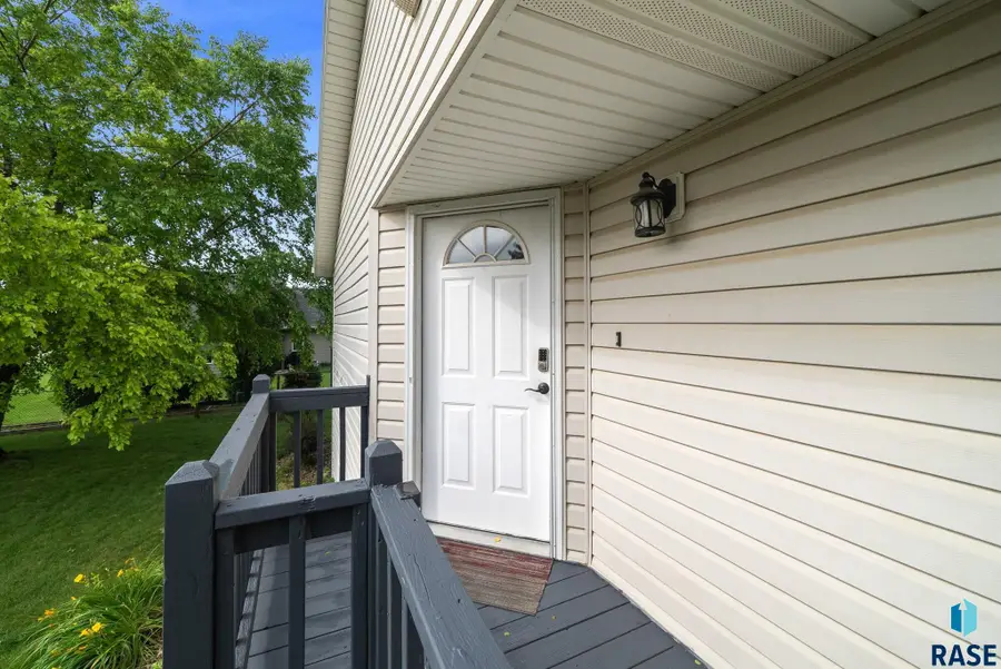 3737 E Mission St, Sioux Falls, SD 57103 - #3