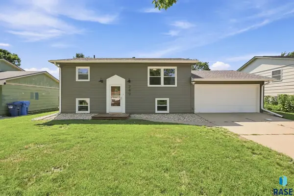 249 N Meyer Ln, Sioux Falls, SD 57103
