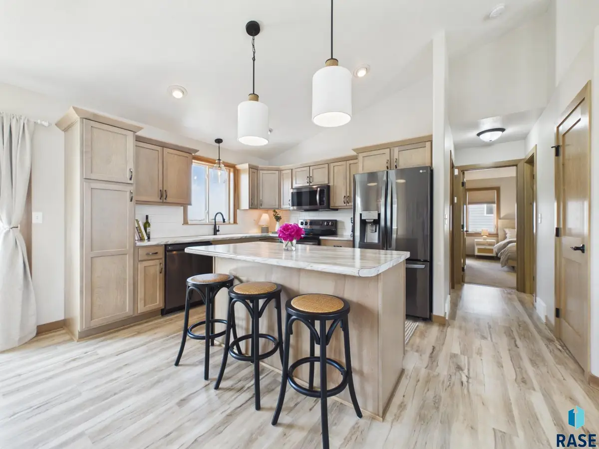E 49th St, Sioux Falls, SD 57110 - #1