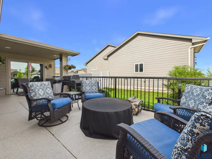 7312 E Lystra St, Sioux Falls, SD 57110 - #2