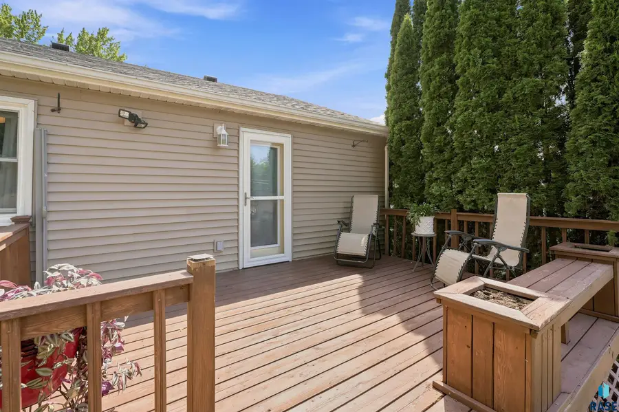 3108 E 18th St, Sioux Falls, SD 57103 - #3