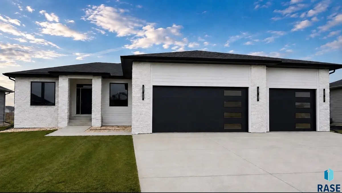 5508 E Morningside Cir, Sioux Falls, SD 57110 - #1