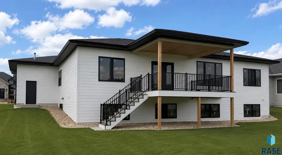 5508 E Morningside Cir, Sioux Falls, SD 57110 - #2