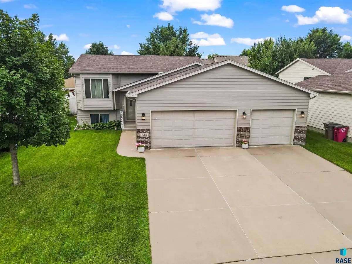 3513 W 90 St, Sioux Falls, SD 57108 - #1