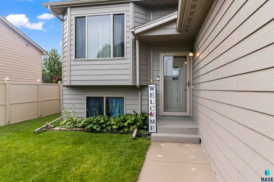3513 W 90 St, Sioux Falls, SD 57108 - #3