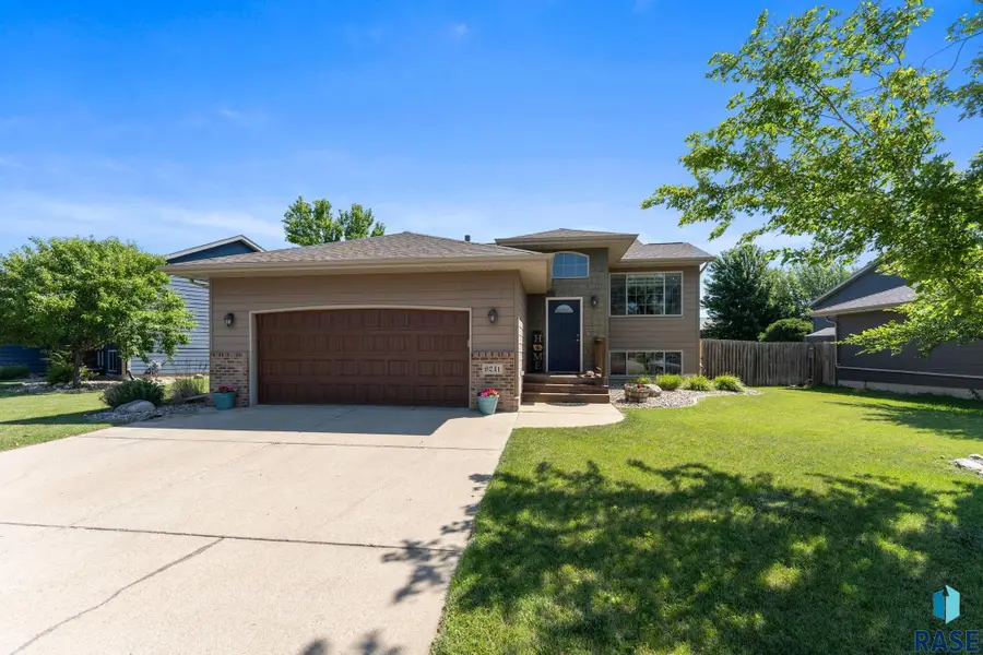 9241 W Norma Trl, Sioux Falls, SD 57106 - #2