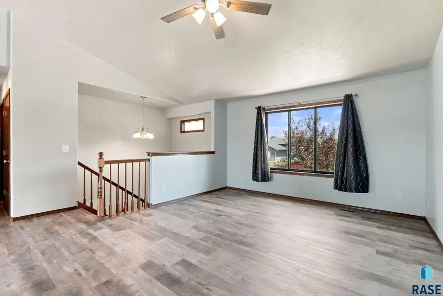 3929 S Camden Ave, Sioux Falls, SD 57106 - #3