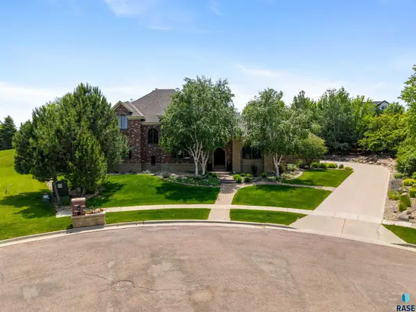 2601 W Latigo Cir, Sioux Falls, SD 57108