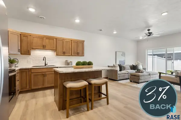 2704 S Broek Dr, Sioux Falls, SD 57106