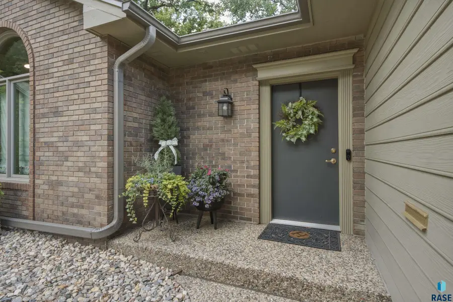 4305 S Dakota Pl, Sioux Falls, SD 57105 - #2